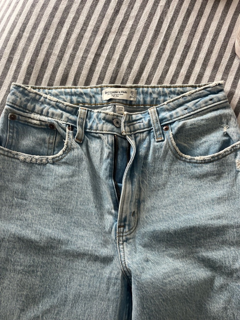 Abercrombie Light Wash High Rise 90s Relaxed Jeans - Short, Curve Love